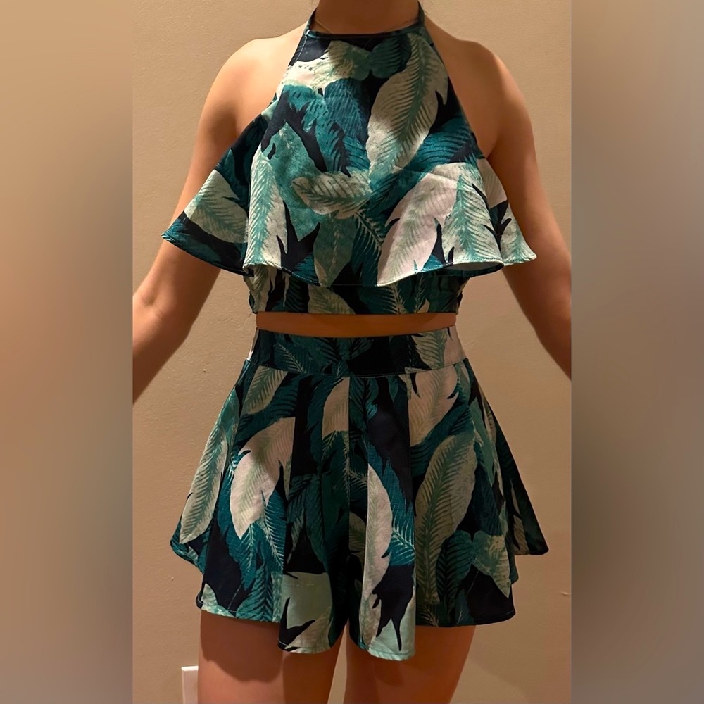 2 piece Lulu’s tropical outfit